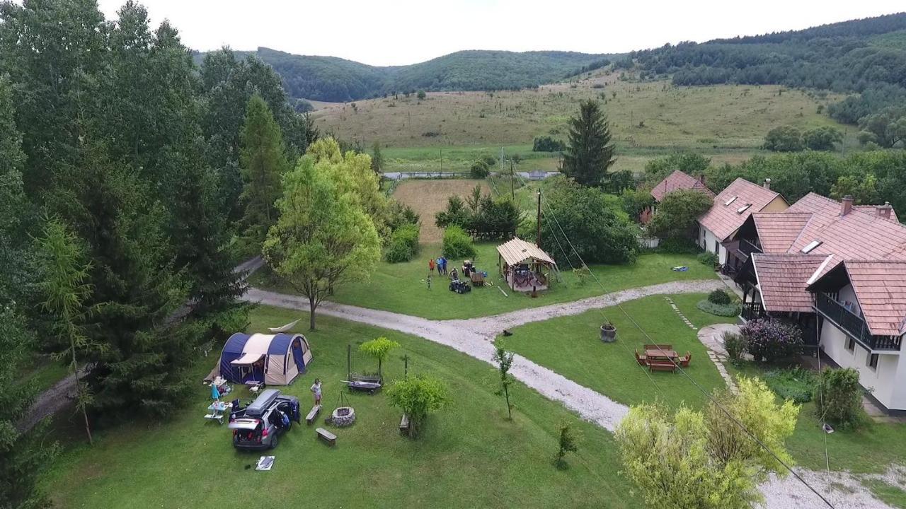 Panzio-Kemping Bekoelce Bekolce Экстерьер фото